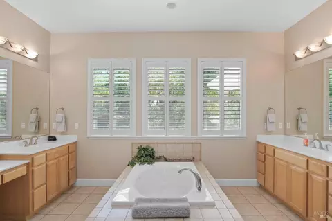 Bath - 9010 Starr Rd, Windsor, CA 95492 photo 6 of 8