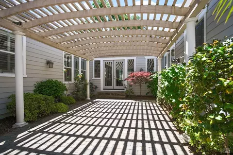 Exterior - 9010 Starr Rd, Windsor, CA 95492 photo 7 of 21