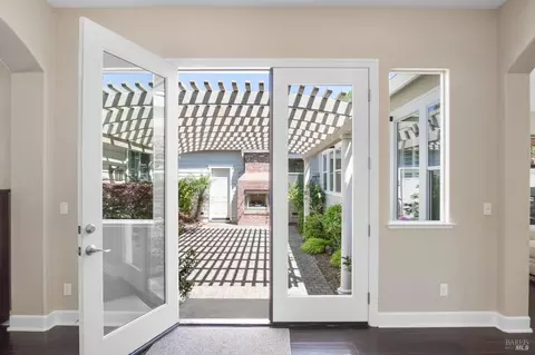 Entry Way - 9010 Starr Rd, Windsor, CA 95492 photo 7 of 8