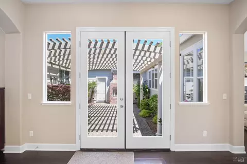 Entry Way - 9010 Starr Rd, Windsor, CA 95492 photo 6 of 8