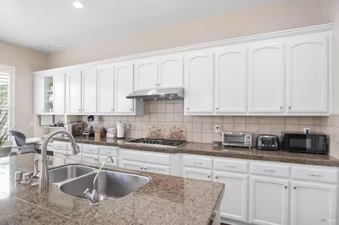 Kitchen - 9010 Starr Rd, Windsor, CA 95492 photo 5 of 5
