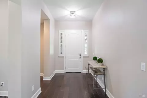 Entry Way - 9010 Starr Rd, Windsor, CA 95492 photo 2 of 8