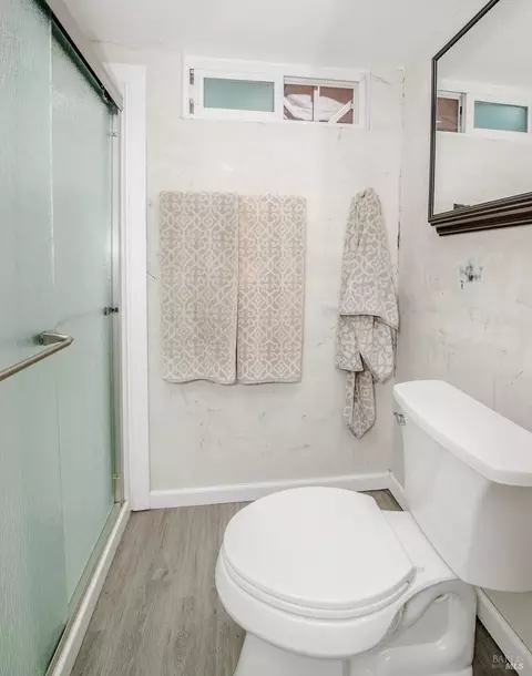 Bath - 901 Lassen St, Vallejo, CA 94591 photo 2 of 5