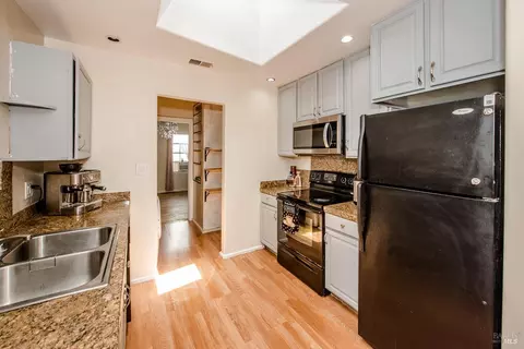 Kitchen - 901 Lassen St, Vallejo, CA 94591 photo 2 of 3