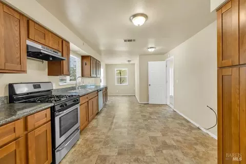 311 S 1st St, Dixon, CA 95620 photo 16