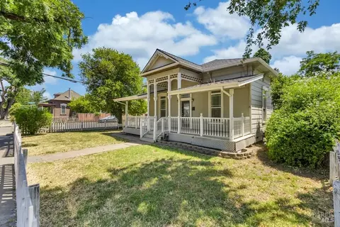 311 S 1st St, Dixon, CA 95620 photo 2