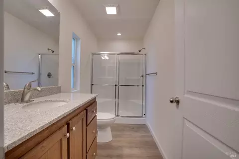 Bath - 18 Terrace Dr #18, Cotati, CA 94931 photo 2 of 2