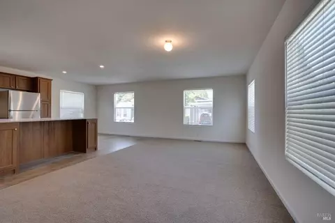 Living - 18 Terrace Dr #18, Cotati, CA 94931 photo 2 of 4