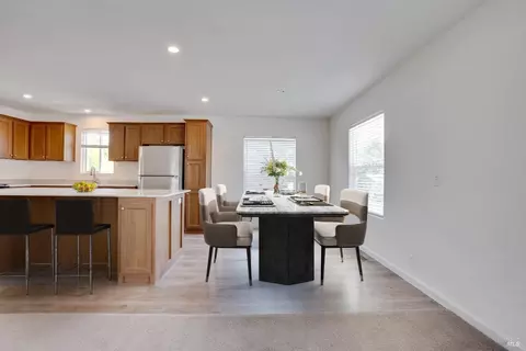 Dining - 18 Terrace Dr #18, Cotati, CA 94931 photo 1 of 1