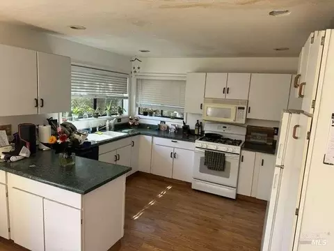 Kitchen - 2055 Perch Pl, Willits, CA 95490 photo 1 of 1