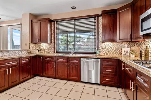 1015 Sandhurst Dr, Vallejo, CA 94591 photo 12