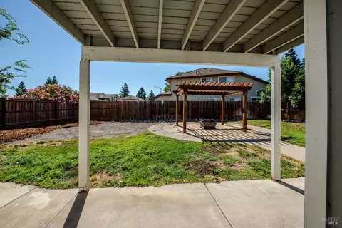 Exterior - 1550 Mccormack Ct, Dixon, CA 95620 photo 17 of 22