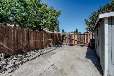 Exterior - 1550 Mccormack Ct, Dixon, CA 95620 photo 9 of 22