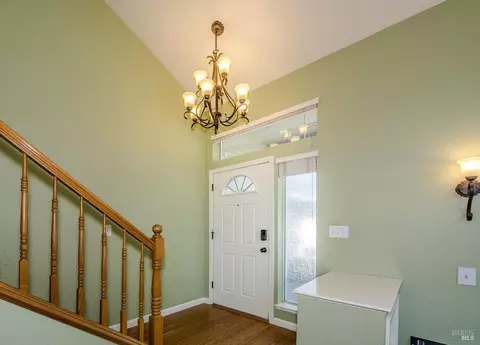 Entry Way - 1550 Mccormack Ct, Dixon, CA 95620 photo 5 of 5