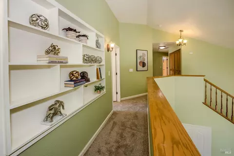 Entry Way - 1550 Mccormack Ct, Dixon, CA 95620 photo 3 of 5