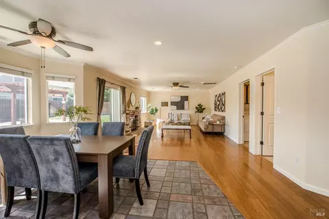 Dining - 1550 Mccormack Ct, Dixon, CA 95620 photo 4 of 4