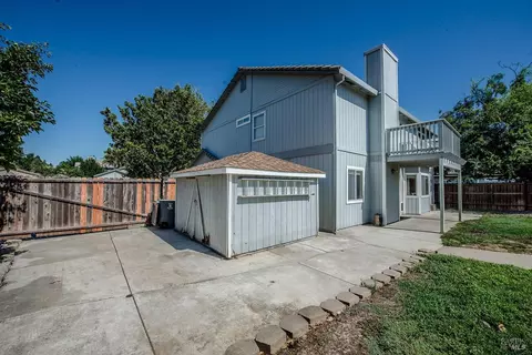 Exterior - 1550 Mccormack Ct, Dixon, CA 95620 photo 13 of 22
