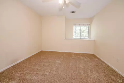 Bedroom - 1550 Mccormack Ct, Dixon, CA 95620 photo 10 of 11