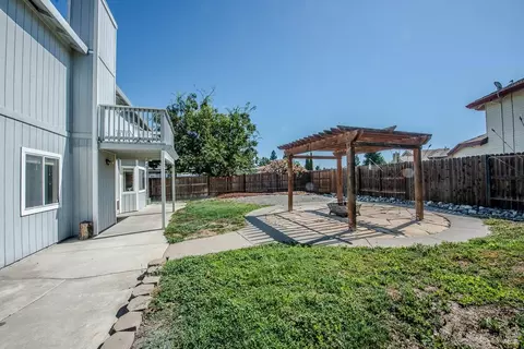 Exterior - 1550 Mccormack Ct, Dixon, CA 95620 photo 12 of 22