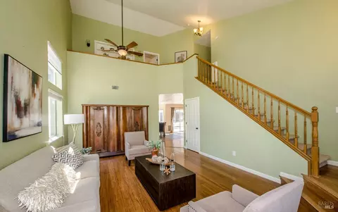Living - 1550 Mccormack Ct, Dixon, CA 95620 photo 3 of 8