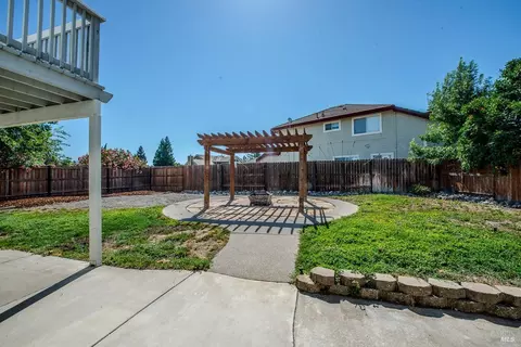 Exterior - 1550 Mccormack Ct, Dixon, CA 95620 photo 11 of 22