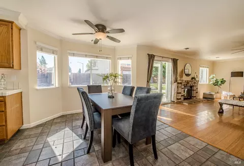 Dining - 1550 Mccormack Ct, Dixon, CA 95620 photo 1 of 4