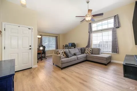 365 Eagle Ln, Vacaville, CA 95687 photo 5