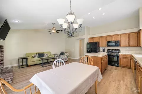 365 Eagle Ln, Vacaville, CA 95687 photo 15
