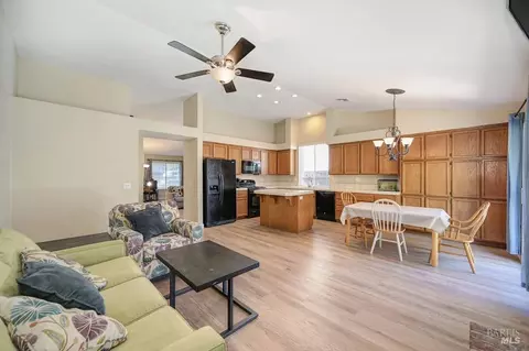 365 Eagle Ln, Vacaville, CA 95687 photo 13