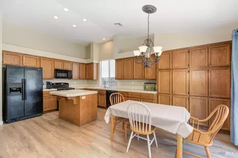 365 Eagle Ln, Vacaville, CA 95687 photo 14
