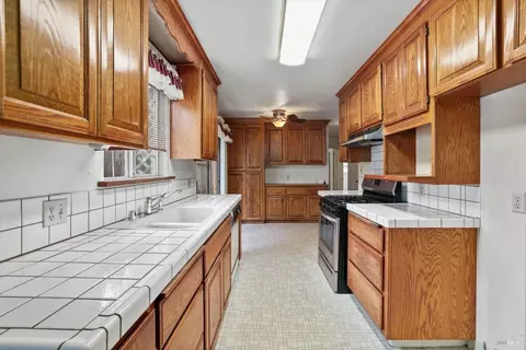 425 Baywood Dr, Vallejo, CA 94591 photo 14