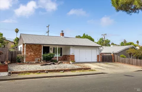 425 Baywood Dr, Vallejo, CA 94591 photo 2