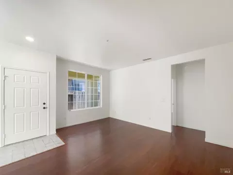 Living - 314 Vazquez Ct, Dixon, CA 95620 photo 4 of 4