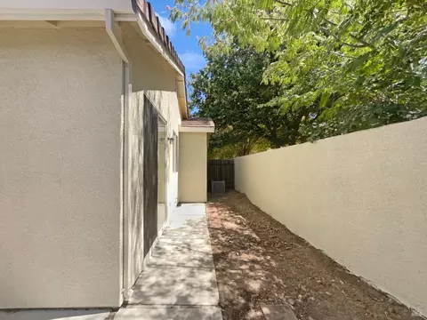 Exterior - 314 Vazquez Ct, Dixon, CA 95620 photo 2 of 3