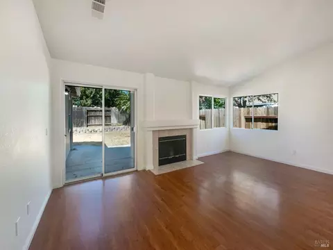 Living - 1810 Mistler St, Dixon, CA 95620 photo 3 of 4