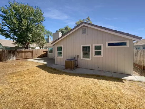 Exterior - 1810 Mistler St, Dixon, CA 95620 photo 6 of 11