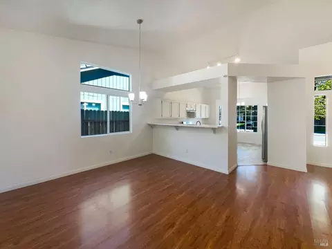 Living - 1810 Mistler St, Dixon, CA 95620 photo 2 of 4