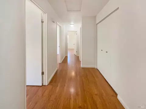 Entry Way - 1810 Mistler St, Dixon, CA 95620 photo 4 of 5