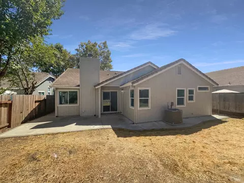 Exterior - 1810 Mistler St, Dixon, CA 95620 photo 2 of 11