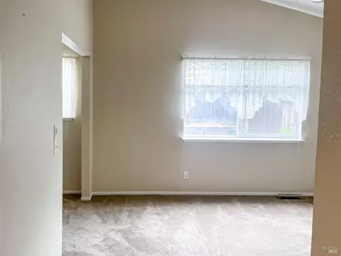 Living - 343 Sugar Maple Ln, Windsor, CA 95492 photo 2 of 2