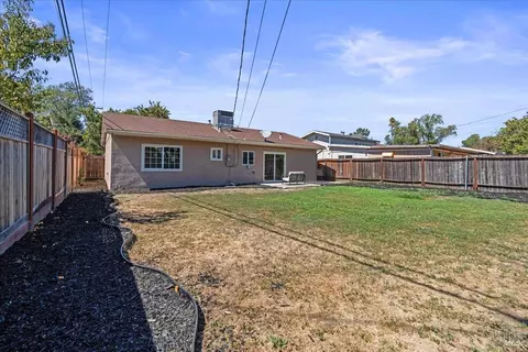 1036 Johnson St, Fairfield, CA 94533 photo 24