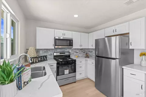 1036 Johnson St, Fairfield, CA 94533 photo 12
