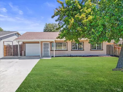 1036 Johnson St, Fairfield, CA 94533 photo 2