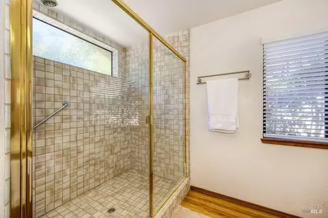 Bath - 166 Hillview Dr, Vacaville, CA 95688 photo 2 of 7