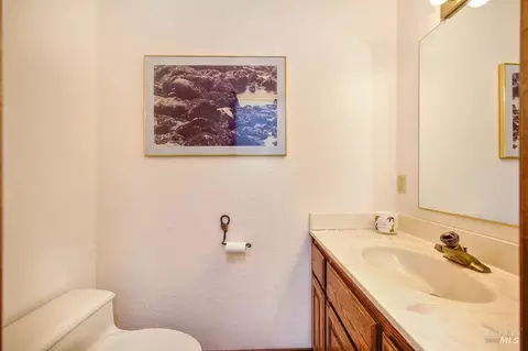 Bath - 166 Hillview Dr, Vacaville, CA 95688 photo 7 of 7