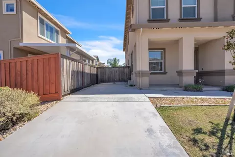 526 Epic St, Vacaville, CA 95688 photo 4