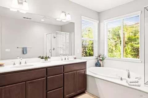 Bath - 3136 Muse Way, Fairfield, CA 94533 photo 5 of 5