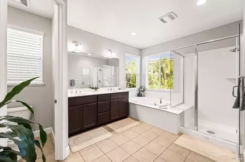 Bath - 3136 Muse Way, Fairfield, CA 94533 photo 3 of 5