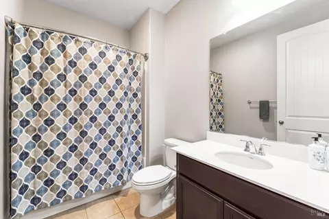 Bath - 3136 Muse Way, Fairfield, CA 94533 photo 2 of 5