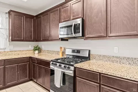 Kitchen - 3136 Muse Way, Fairfield, CA 94533 photo 3 of 4
